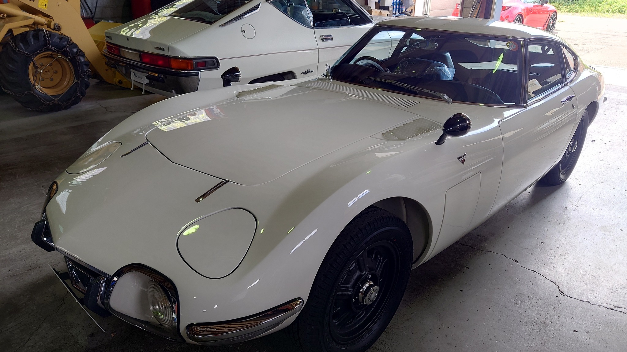 工場内のクラシックカー